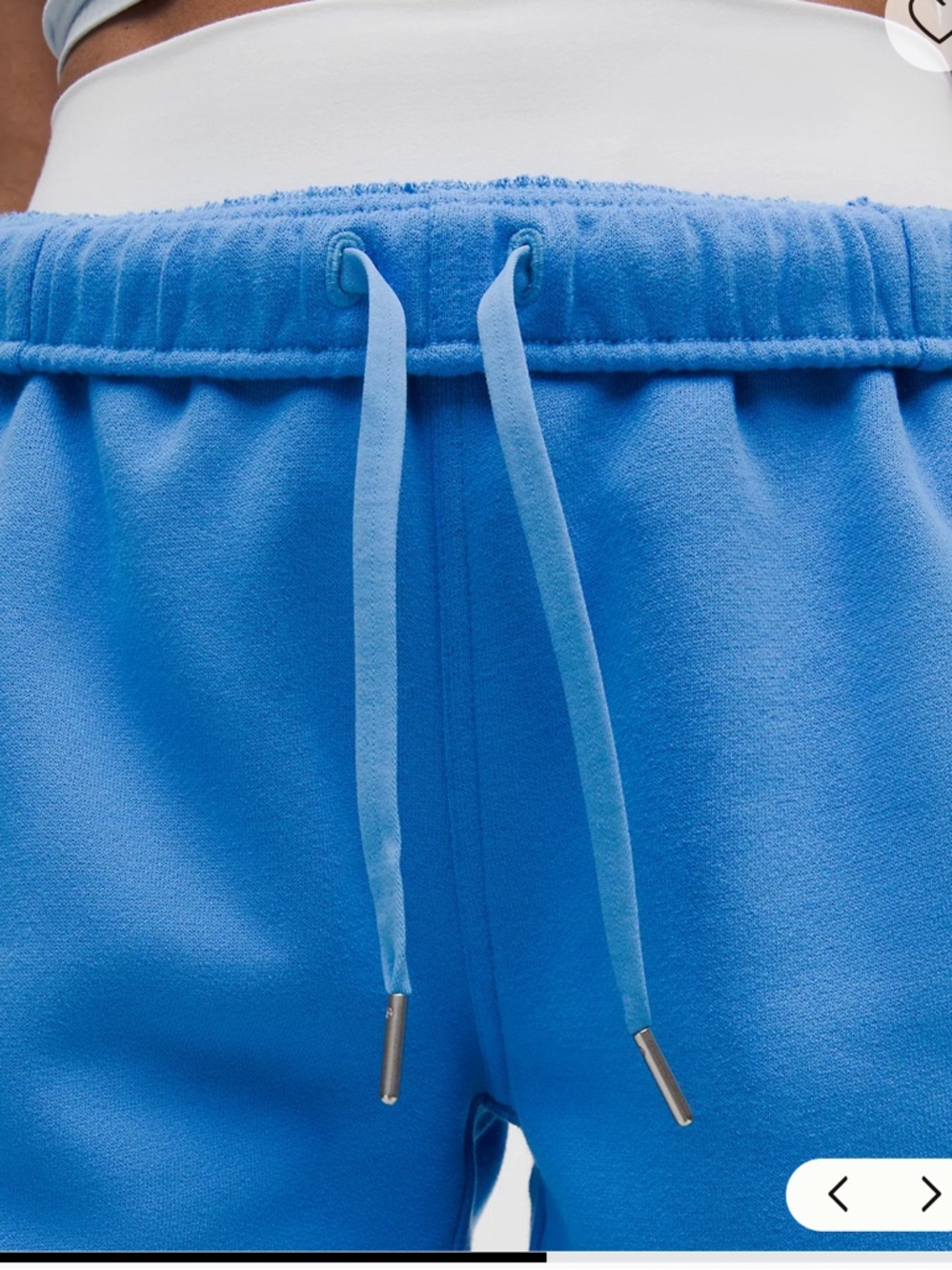 lululemon athletica Women's Scuba Mid-Rise Oversized Short 7" pool party  size M - Picture 4 of 12